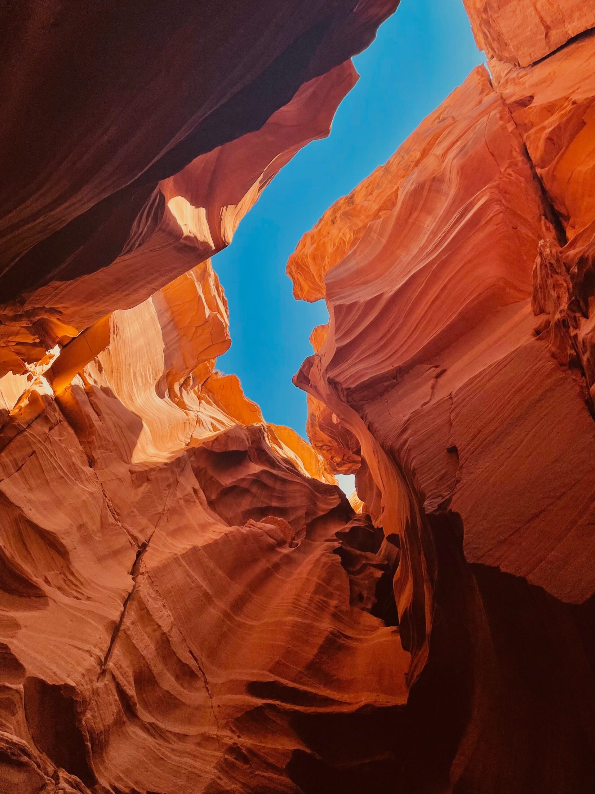 在哪里困了，就在哪里躺下